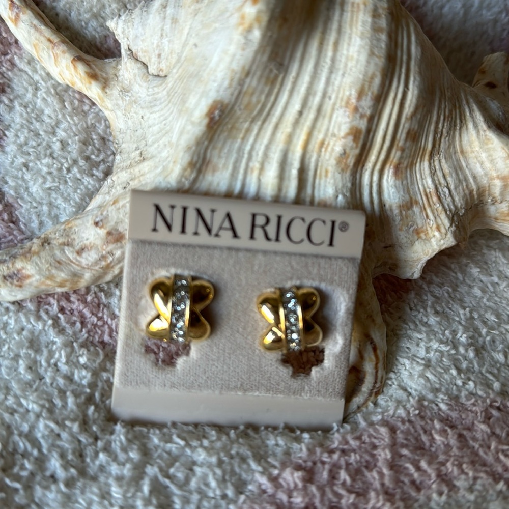 Nina Ricci Clip Ons - Picture 1 of 2